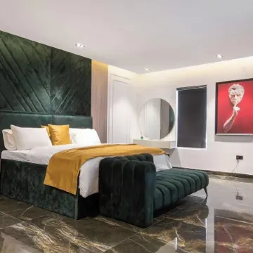 Metrohut Service Apartments