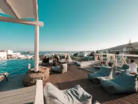 ما آ ادامسرٕ وايت ميكونوس Hotels near شاطئ باراغا (Paraga Beach)