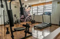 Hotel Nacional Inn Porto Alegre - Próximo ao Complexo Hospitalar Santa Casa e Ufrgs - ที่มีฟิตเนส