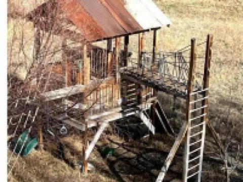 Unique Luxury Home Nestled in the trees. 韋爾法諾縣酒店