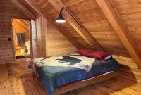 Beautiful Rustic 3-Bedroom Cabin Near Munising-Next To UTV/ATV/Snowmobile Trails