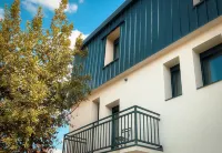 Apartment Grand Standing x1f340; Hotels in Épinay-sur-Seine