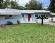 Serene in-town 3 bedroom house with AC, WiFi in quaint Lake City FL