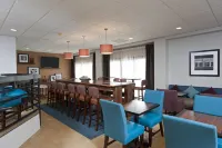 希爾頓歡朋酒店-布盧明頓 - 早餐