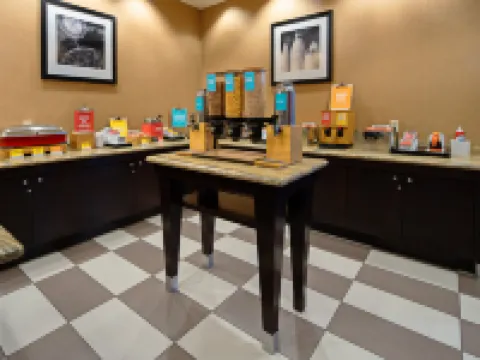 แฮมป์ตัน อินน์แอนด์สวีทส์ เบรเมอร์ตัน โรงแรมในเบรเมอร์ตัน