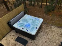 "Retro Retreat" Lakefront House