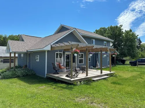 Specious 7 bedroom house in Gould City. Centrally located for your UP adventures