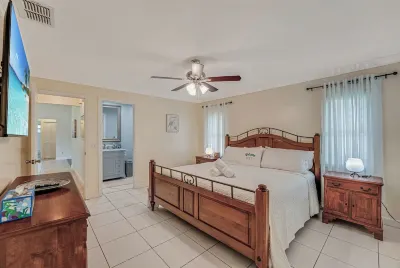 Beautiful home, close proximity to golf, shopping, dining, parks and hospitals Hotels near Publix Super Market at The Groves at Royal Palms