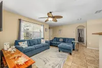 Pool Home Hideaway - 3 Bedrooms in Port St John - Watch Launches from the Pool!