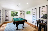 Premier Location: Group-Friendly, Walk to Autzen!