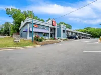 Econo Lodge Charlotte Airport Area Hotels near Enderly Park