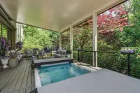 Luxury Modern Vacation House Hotels in Happy Valley