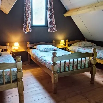 Cabane Maxi Tiny, Gite et Chambres au Calme en Lisière de Forêt Avec Étang Pêche
