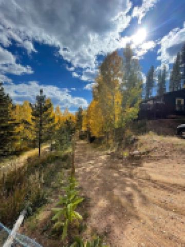 Aspen Glow Cabin - a charming 2-bedroom cabin with mountain views & wood stove