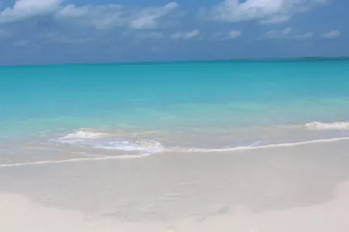 Luxury 4 stateroom catamaran perfectly located on the docks of Conch Inn Marina Hotels in Marsh Harbour