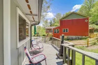 Pet-Friendly Getaway w/ Porch in Banner Elk! - 3 tähden