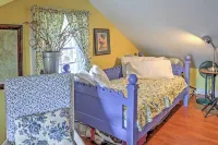Dainty New Preston Cottage w/ Dock & Lake Views! Hotels near The Frederick Gunn School