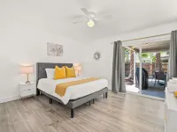 Elegant Hot tub l Fire Pit l BBQ l Oldtown Clovis