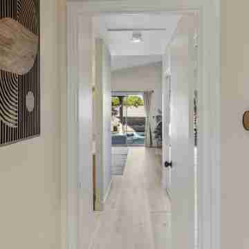 Desert Dreams - Charming 2-bedroom house with a salt water pool Others