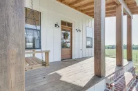 Contrell Cottage on Farm w/ Peaceful Views - Wifi