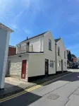 Gower Place Heart of Mumbles | Sleeps 2 | Near Beach | Oystermouth Castle | Wifi Hotels in Mumbles
