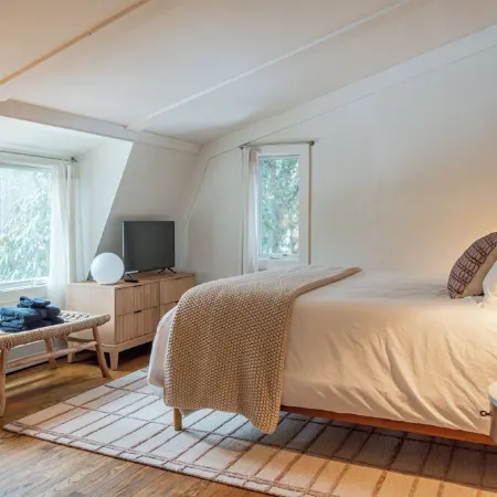Black Pines A-Frame – A Cozy Catskills Retreat