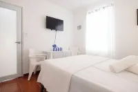 R&V Combate Beach House 1 with Pool