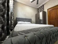 Modern 2-Bedroom Apartment Near Beach - Rose Villa Accra Suite G2 Hotels in Gbawe