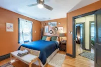 The Blue bungalow: 3-bedroom in Richmond