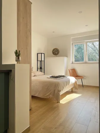 Oasis & charm in the heart of town Отели в г. Одэн-ле-Тиш