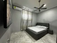 Modern 2-Bedroom Apartment Near Beach - Rose Villa Accra Suite G1 Hotels in Gbawe