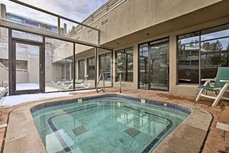 Sleeper@SnowBlaze Hot Tub and Pool! Amazing Location!