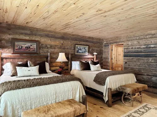 Luxury cabin located on a private ranch in Cloudcroft