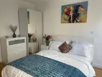 Modern, cosy, clean waterside Apartment to feel at home. Hotels in Gillingham