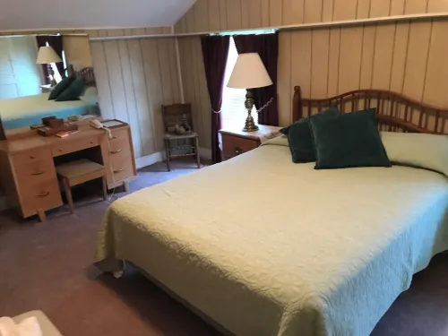 Quaint Village home in Allegany.1 mile from St. Bonaventure.