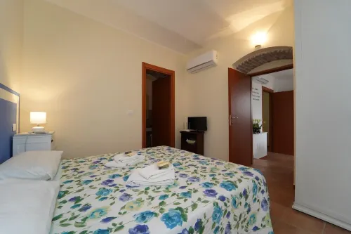 Villa Dei Poeti 16Pax Large Pool, A/C, BBQ, Chef, Sport Activities, near 5 Terre