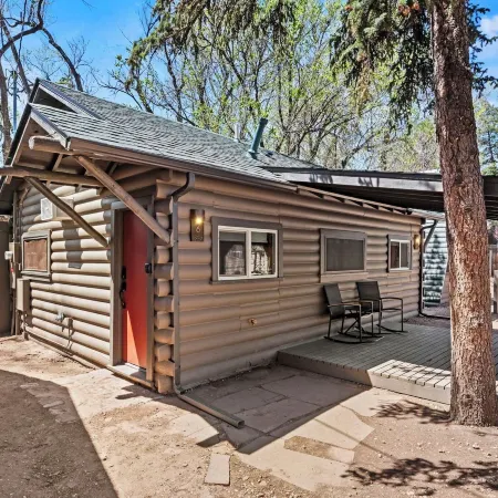 Timber Lodge Cabin 6 Отели рядом с достопримечательностью «Музей Гоуст Таун (Город-Призрак)»