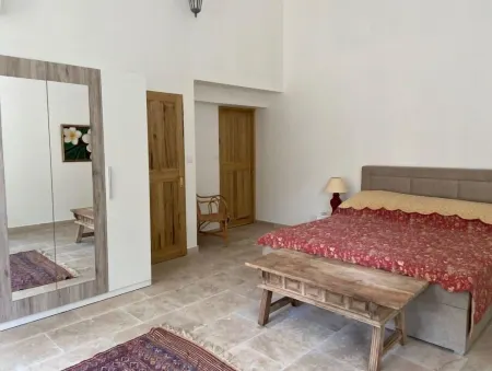 Ravissant Mas à Saignon Très Confortable, Piscine, Grand Parc, Animaux Acceptés Отели рядом с достопримечательностью «Собор Святой Анны»