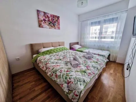 Charming 2-bedroom apartment in beautiful Skopje with AC, WiFi Отели в г. Аэродром