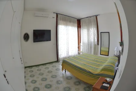 An apartment nestled in the sun 110 meters from the sea