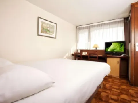 Hôtel Kyriad Direct Montpellier Saint Jean de Vedas La Peyriere エローのホテル