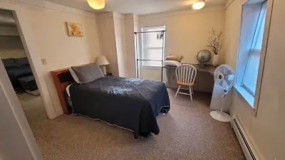 BAYVIEW APARTMENTS A2nd floor Apartment across the street from Camden Harbor. Hotels near The Camden Public Library