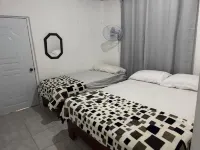 lugar lleno de paz con 4 habitaciones, piscina y rio dentro de la propiedad فنادق في Blanco