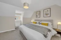 Spacious 5BRM Townhouse – Ideal for Contractors, Corporate Stays & Family Visits