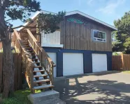 Sea Loft at Table Rock Hotels near Bandon Disc Golf Course