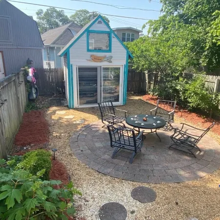 3 bedroom, waterfront cottage on the shores of the Chesapeake Bay.