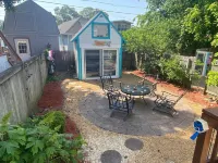 3 bedroom, waterfront cottage on the shores of the Chesapeake Bay.