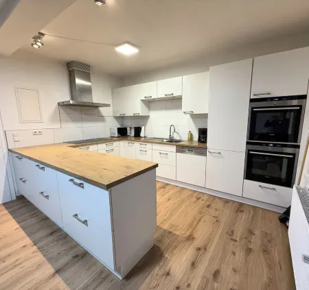 Comfortable, family-friendly apartment equipped with OLED TV & XXL kitchen