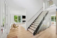 4-bedroom modern beach house in lovely Hampton Bays