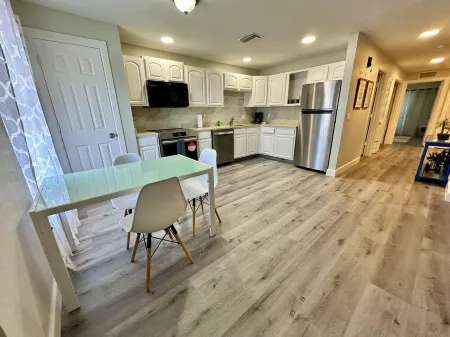 Charming 3-bedroom- 2 bathroom house, by JetBlue Park.